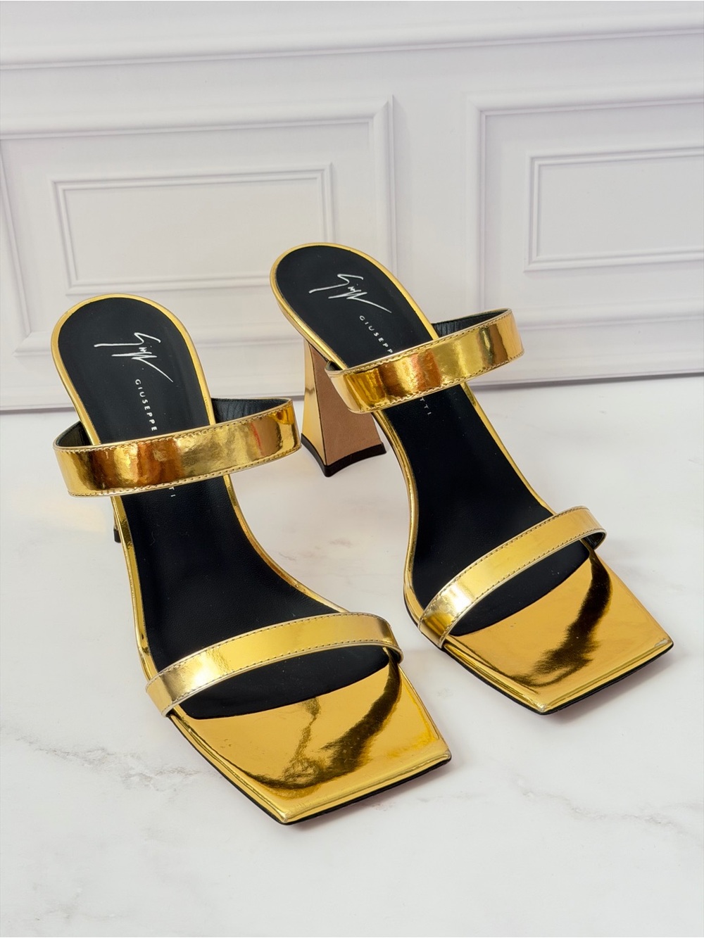 Giuseppe Zanotti Women’s Gold Metallic Leather Sandals Heels Size 38 Italy